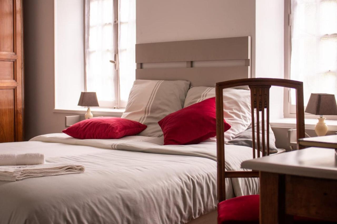 Une Suite Au Jardin Hyenville ภายนอก รูปภาพ